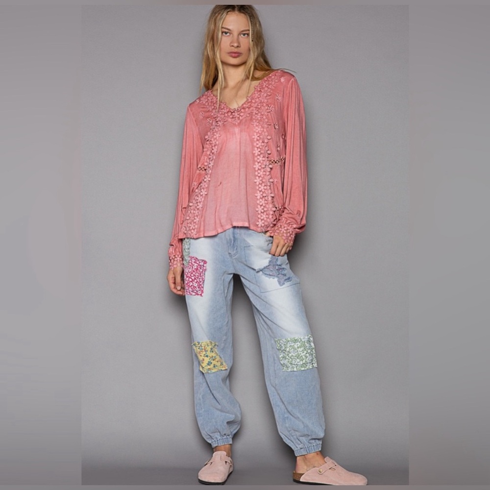 POL Pink Embroidered Floral Woven Top | Scalloped Trim Shirred Sleeves - Picture 4 of 5
